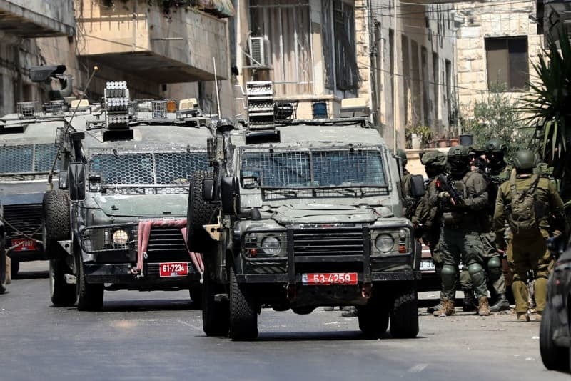 Reports: Israel imposes lockdown on West Bank Palestinian cities