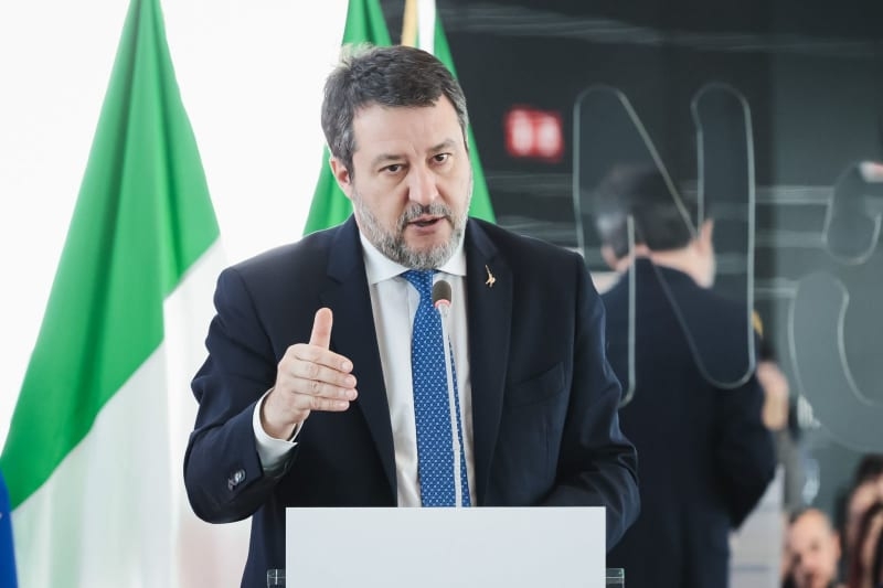 Italy ordered to compensate migrants held on rescue ship in 2018