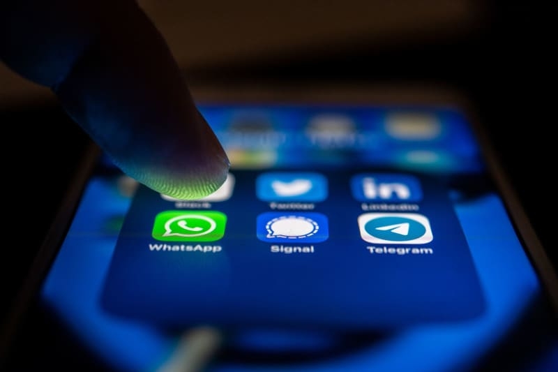 WhatsApp now lets you create ChatGPT-generated AI photos in chat