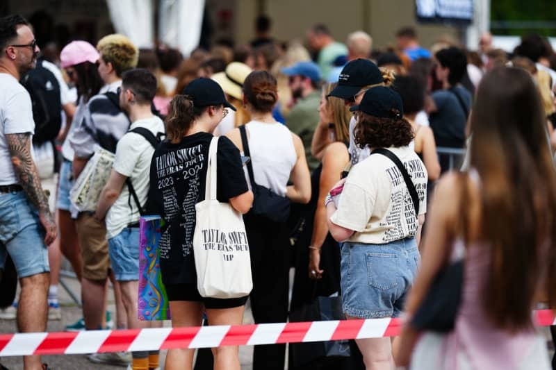 Court convicts 19-year-old in Taylor Swift concert terror probe