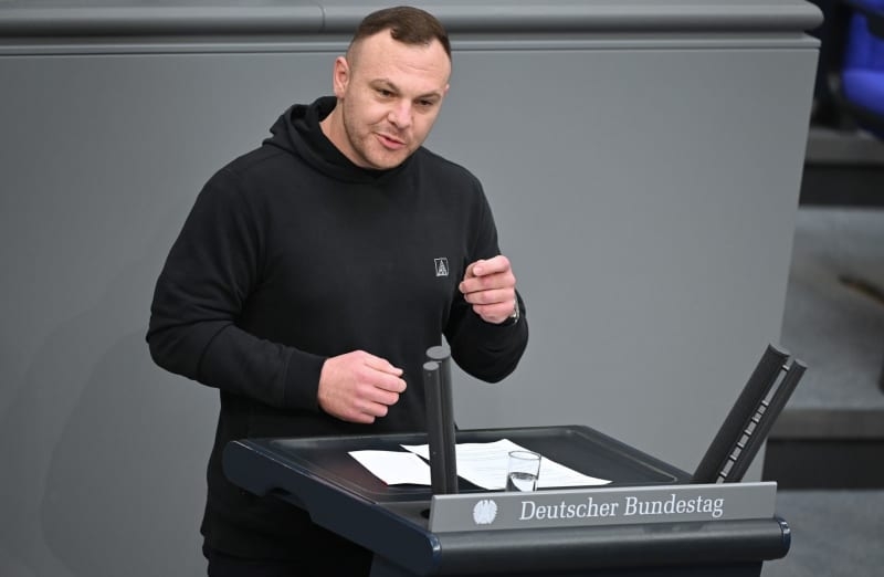 Germany's top-up benefit system encourages low wages, says lawmaker