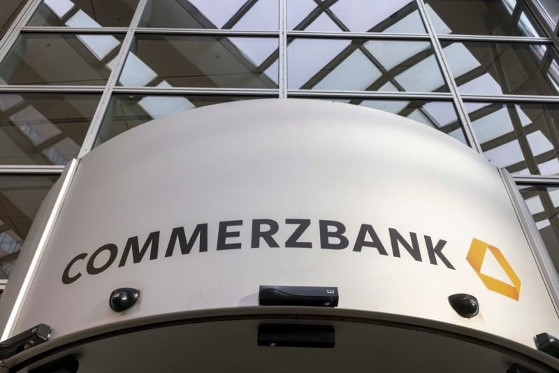 Commerzbank shareholders to discuss takeover plans