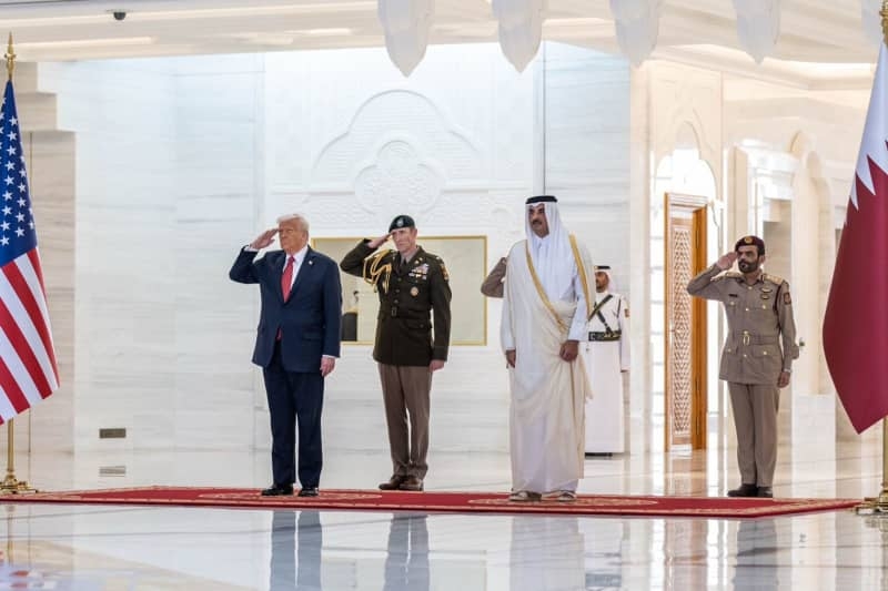 US officially accepts gifted jumbo jet from Qatar