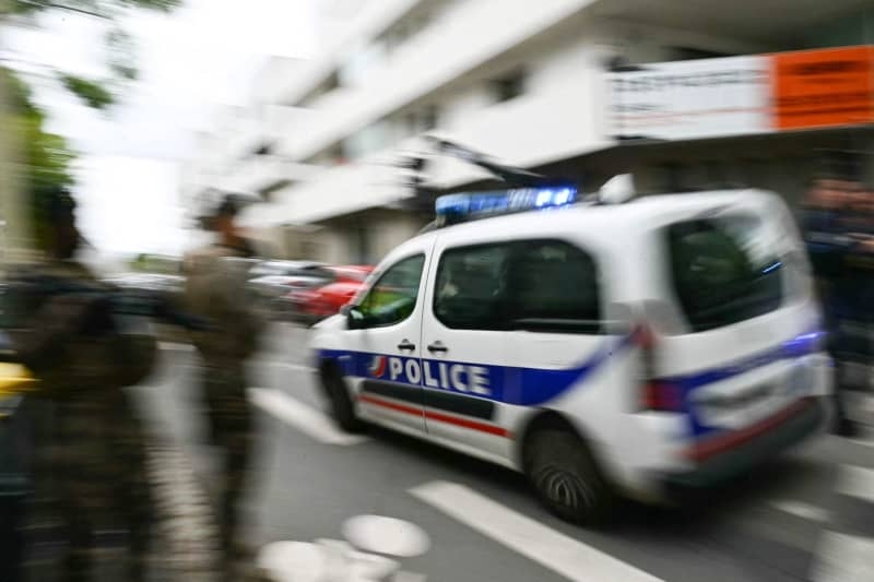 Rabbi attacked with a chair in a Paris suburb, suspect in custody