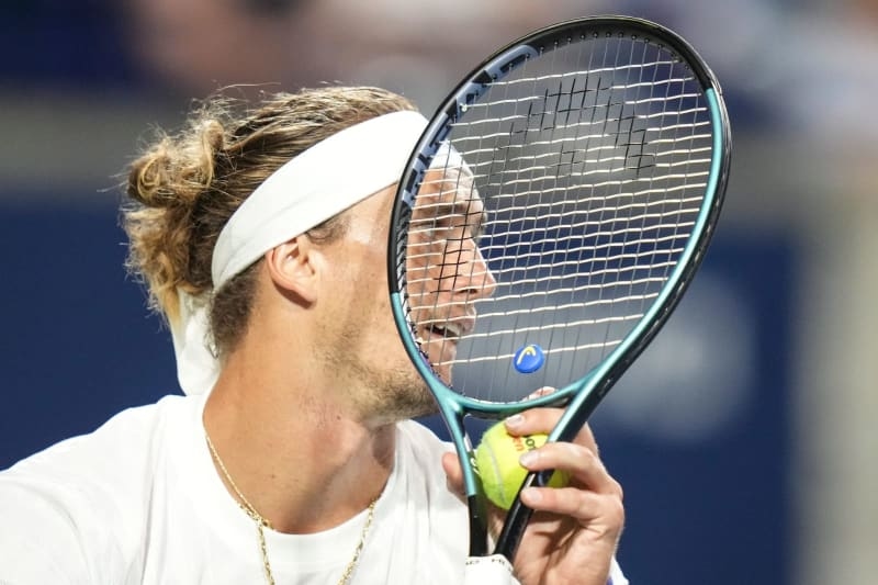 Alexander Zverev through to Cincinnati third round