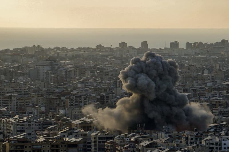 Israel hits southern Lebanon as Hamas agrees to ceasefire from there