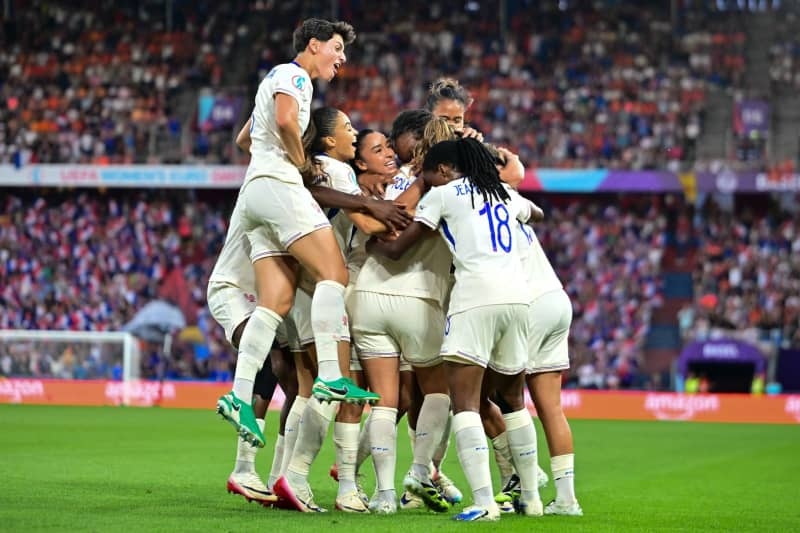 France and England storm into women's Euros quarters with big wins