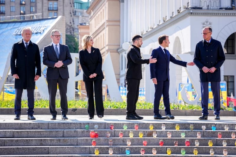 Ukraine counting on new German arms supplies as leaders meet in Kiev