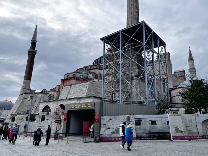 Istanbul's Hagia Sophia dome to be restored and covered for one year