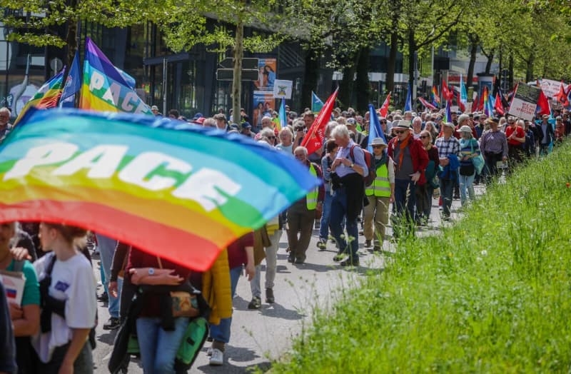 Annual Easter marches held across Germany under banner of peace dove