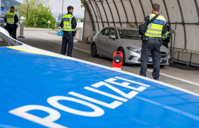 German customs to assist police with border controls