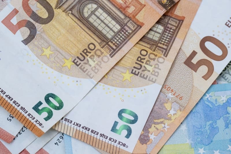 Bulgaria hoping for EU Commission's green light to use euro