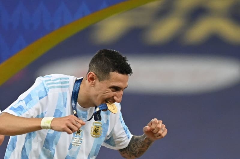 Ángel Di María returns to boyhood club Rosario Central