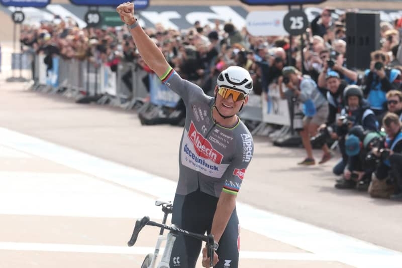 'I was so stupid': Apology from man who threw bottle at van der Poel