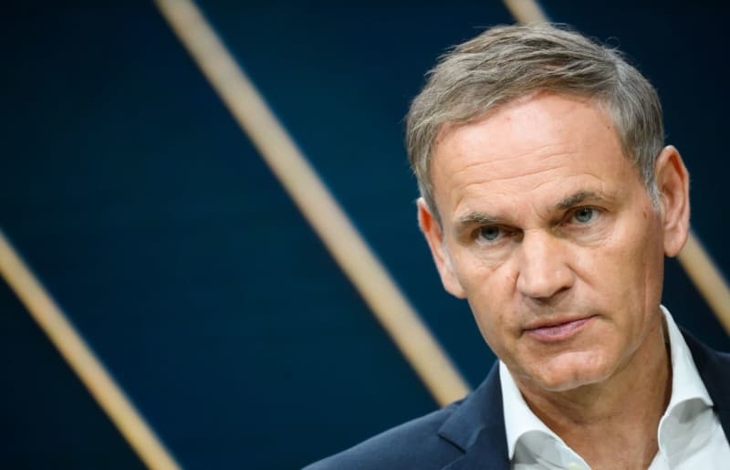 Porsche head announces further cost-cutting programme for German firm
