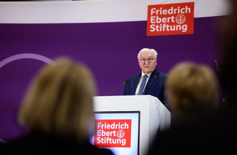 Germany's Steinmeier wants Europe to stand firm against US