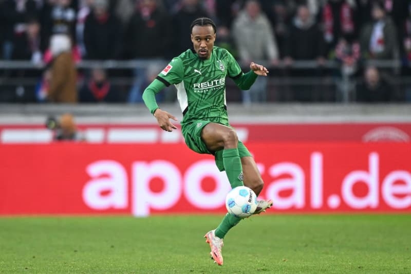 Gladbach's Ngoumou ruled out long-term with Achilles tear