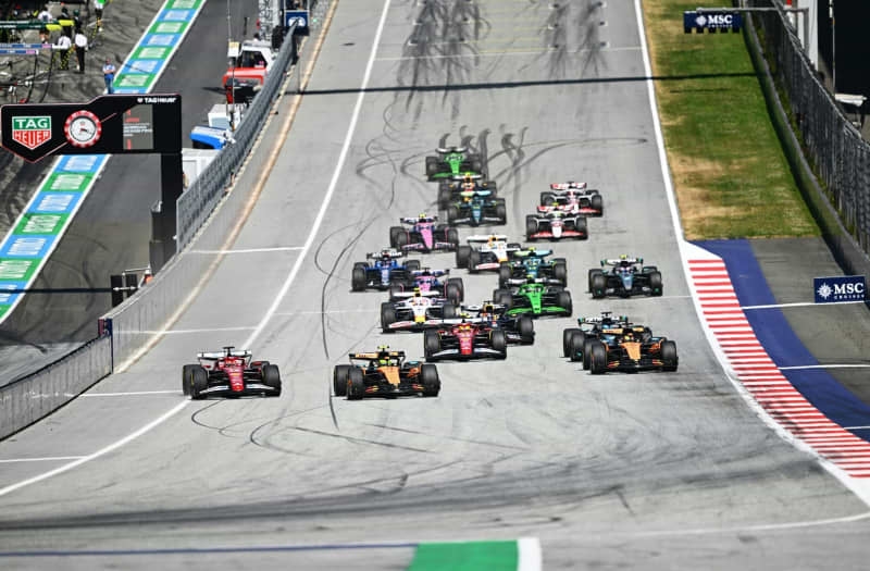 F1 race start in Austria aborted after Sainz fails to get away