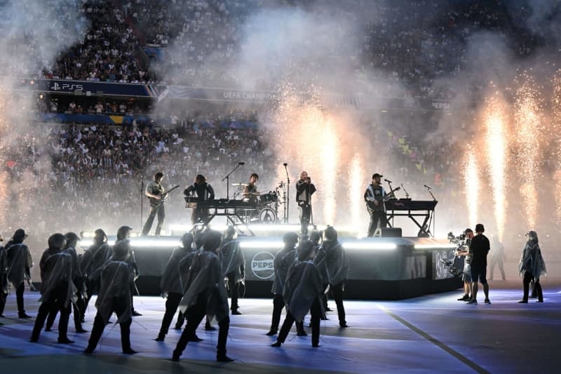 'Laughable' - Van Basten slams Linkin Park at Champions League final