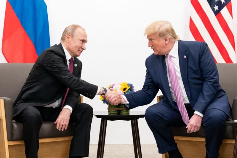 Kremlin says time not right for Putin-Trump-Zelensky summit