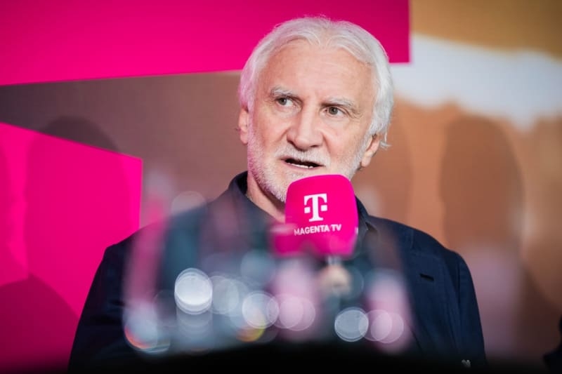 Völler would like Wirtz to stay at Leverkusen for another year