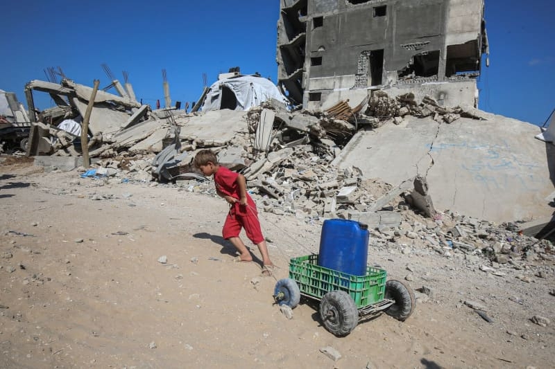 Gaza foundation makes first direct food deliveries with trucks
