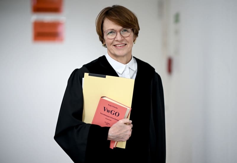 Germany's first lady, an active judge, to retire this month
