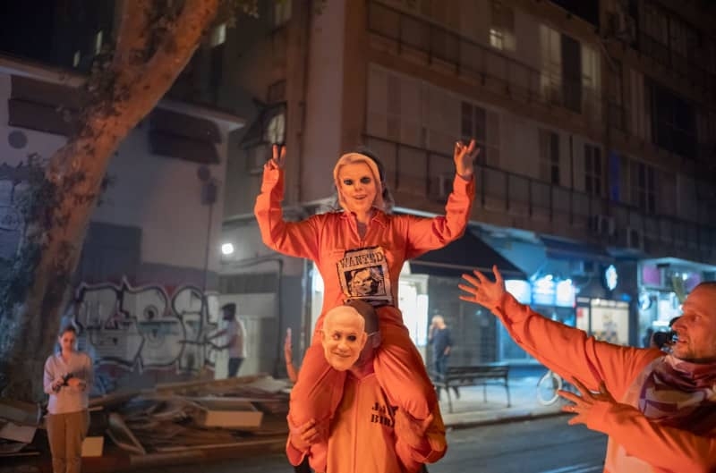 Tel Aviv protesters call for hostage release after 600 days in Gaza
