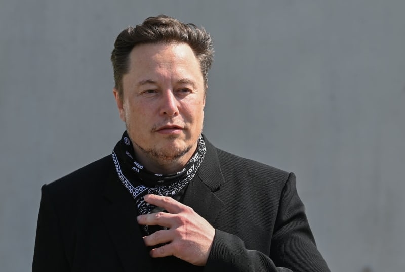 At White House send-off, Trump praises Musk for reforms and cuts
