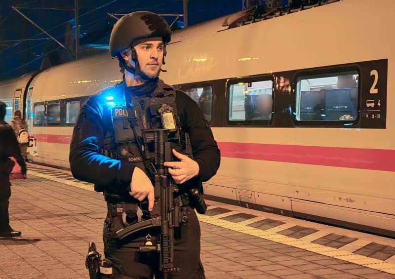 Hundreds evacuated from German train after suspicious object found