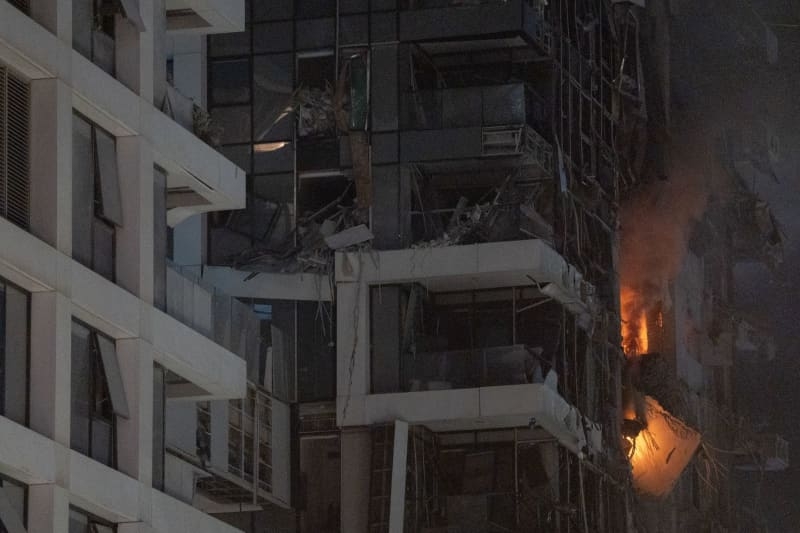 Iran launches retaliatory missile strikes at Israel