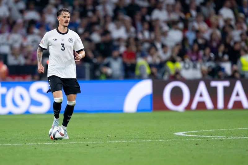 Frankfurt extend contract with Germany defender Koch