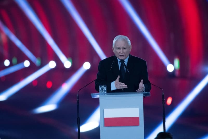 Polish lawmakers lift Kaczyński's immunity in defamation case