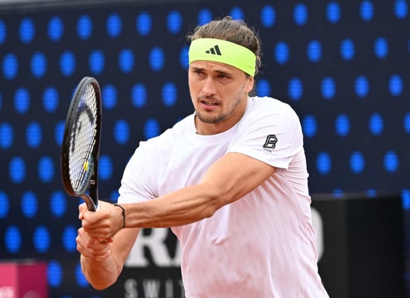 Zverev wins all-German duo against Altmaier to reach Munich quarters