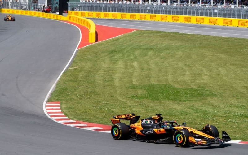 'Papaya rules' cost McLaren points as Norris and Piastri crash