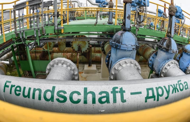 Czech Republic should end use of Russian oil, minister says