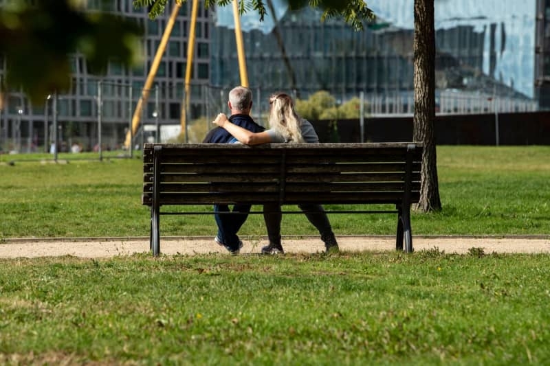 Research shows it's normal for relationship satisfaction to vary lots