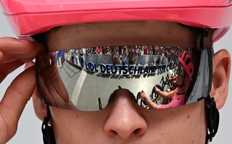 Germany's Steinhauser bids to cause another shock at Giro d'Italia