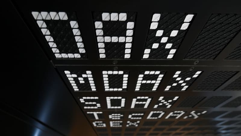 Trump tariff postponement brings DAX back above 24,000 points