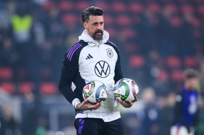 Germany assistant coach Wagner to setp down in summer