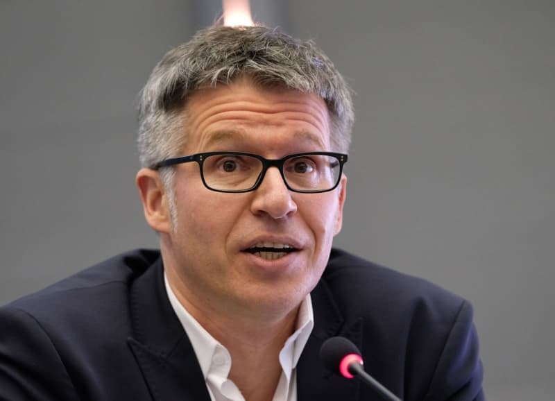 SAP head says AI will cut routine but won't destroy German jobs