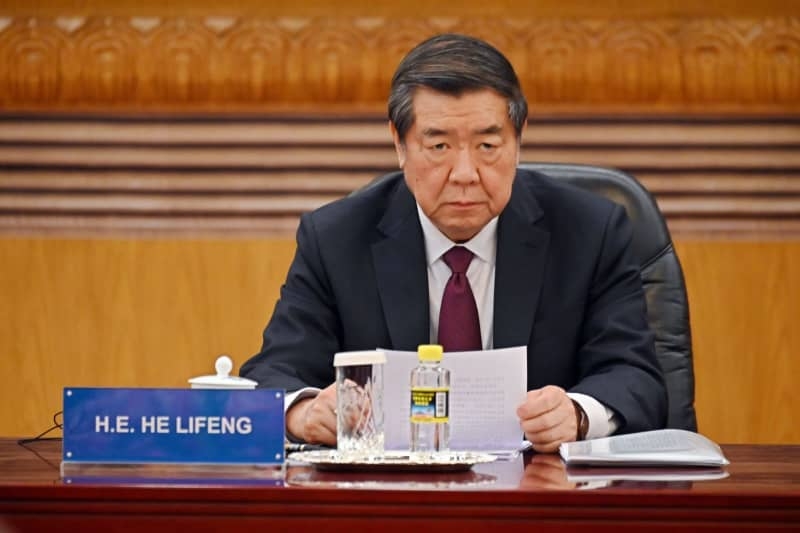 China and US agree on 'framework' to ease trade tensions