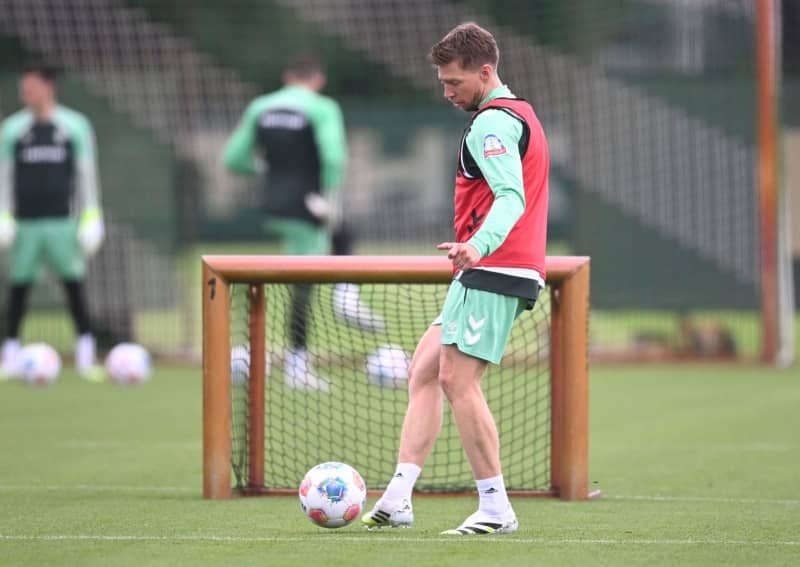 Bremen's Weiser suffers cruciate ligament tear