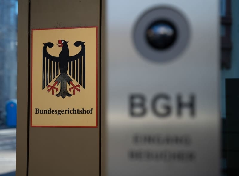 Suspected Syrian prison guard arrested on torture charges in Germany