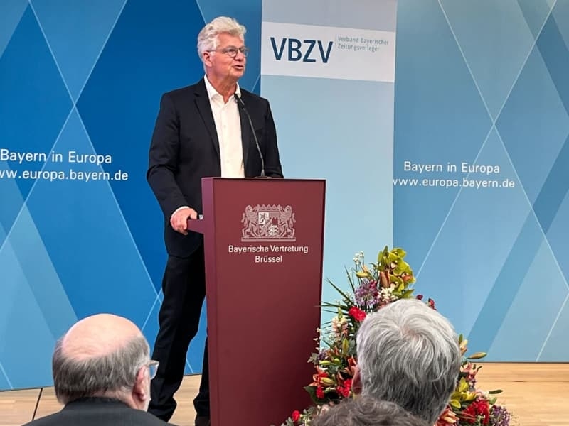 Bavarian press body head highlights dangers of AI without rules