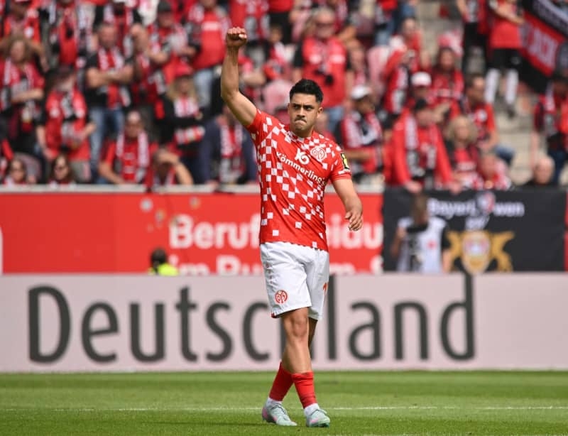Midfielder Amiri leaves Germany camp due to adductor problems