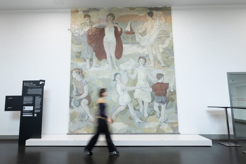 Previously hidden Richter mural partially unveiled in Dresden
