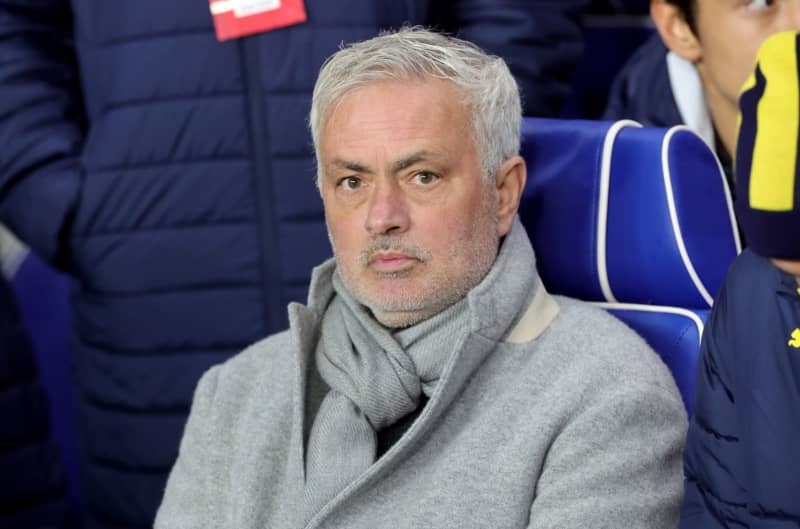 Top Turkish clubs clash over Mourinho after derby incident