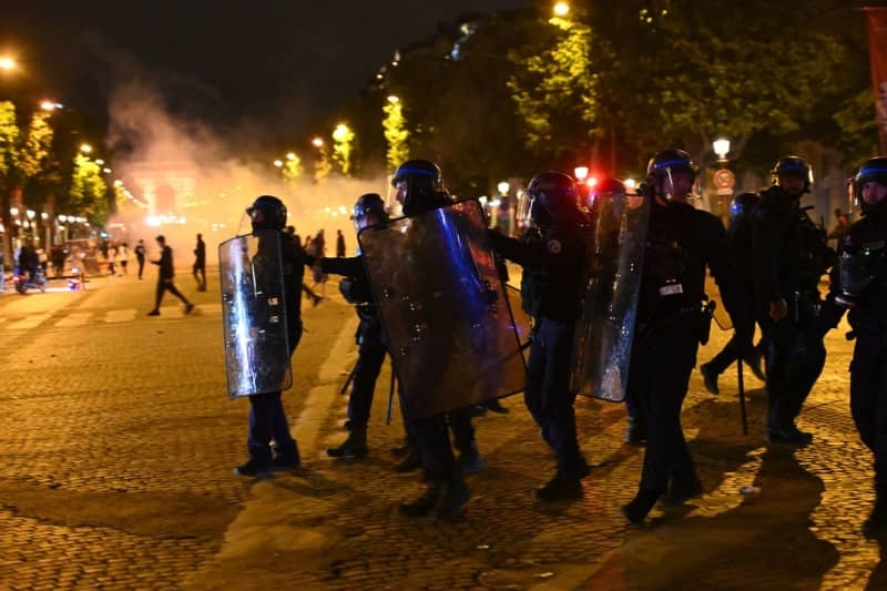 79 arrests after renewed riots at PSG fan celebrations in Paris