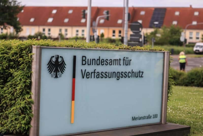 German intelligence officers warn of hybrid threat from Russia, China